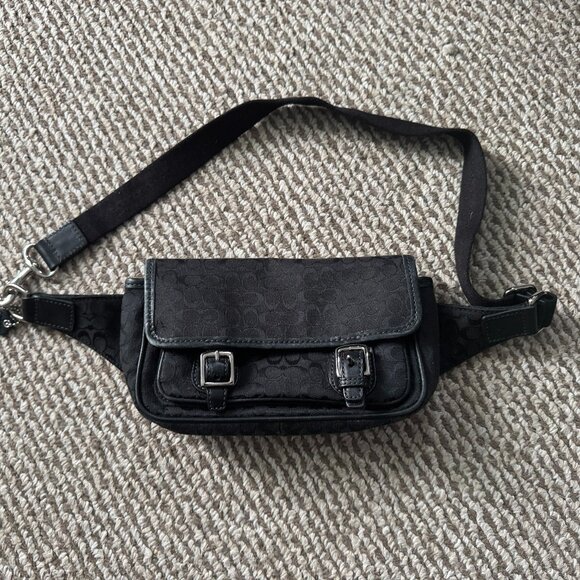 VINTAGE COACH PETITE HANDBAG - Picture 1 of 3